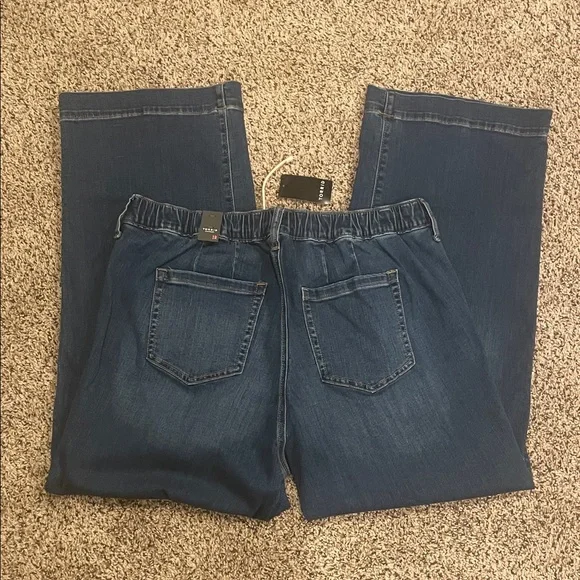 Torrid Women's Weekend Wide Leg Super Soft Mid-Rise Jeans - Picture 7 of 7